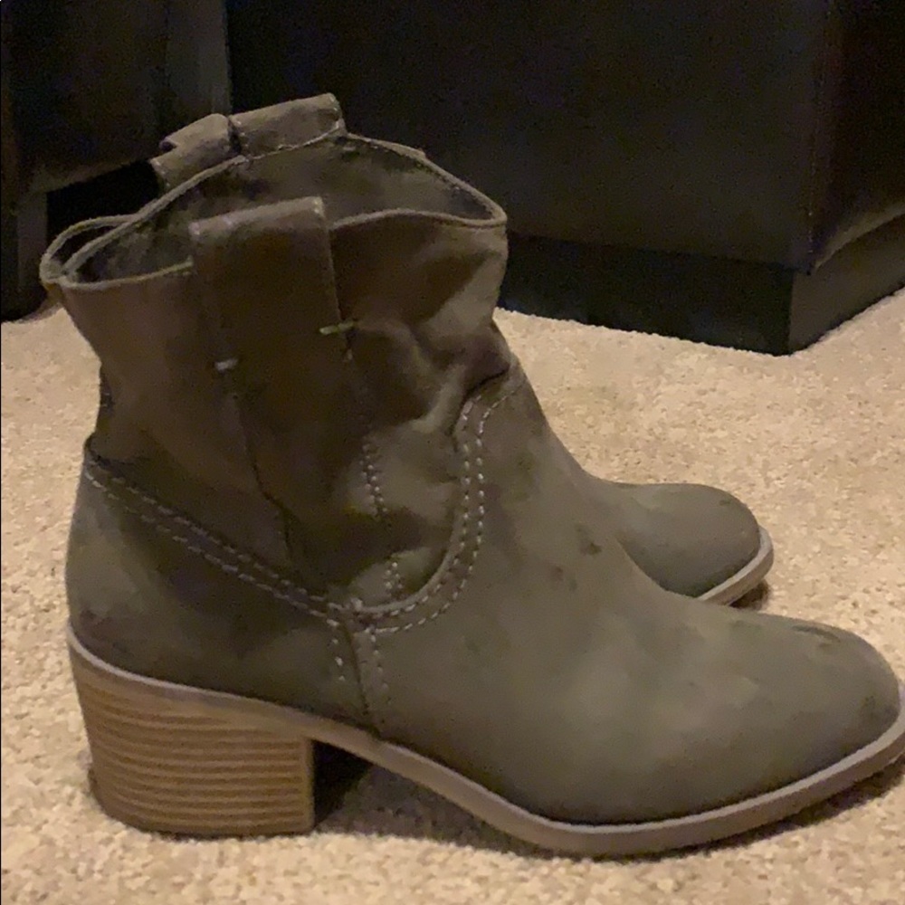 Olive green ankle boots!